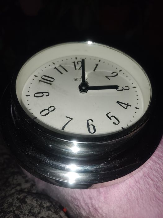 Zegar wiszący mały sred,9cm