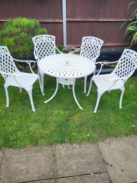 Zestaw aluminiowych mebli ogrodowych. Unikatowy komplet