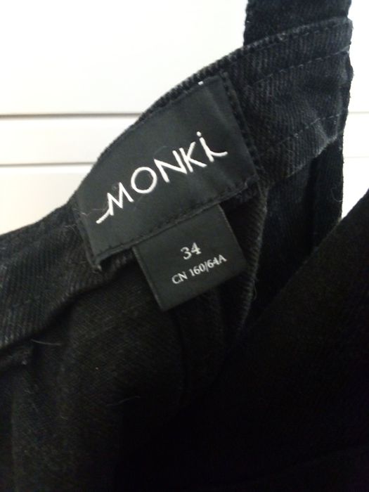 Spódniczka czarna na szelkach Monki, rozmiar 34