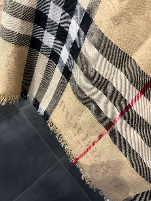 Szal Burberry używany