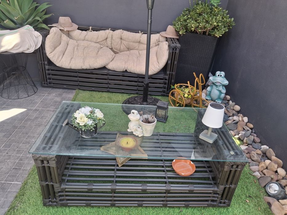 Conjunto jardim sofá e mesa