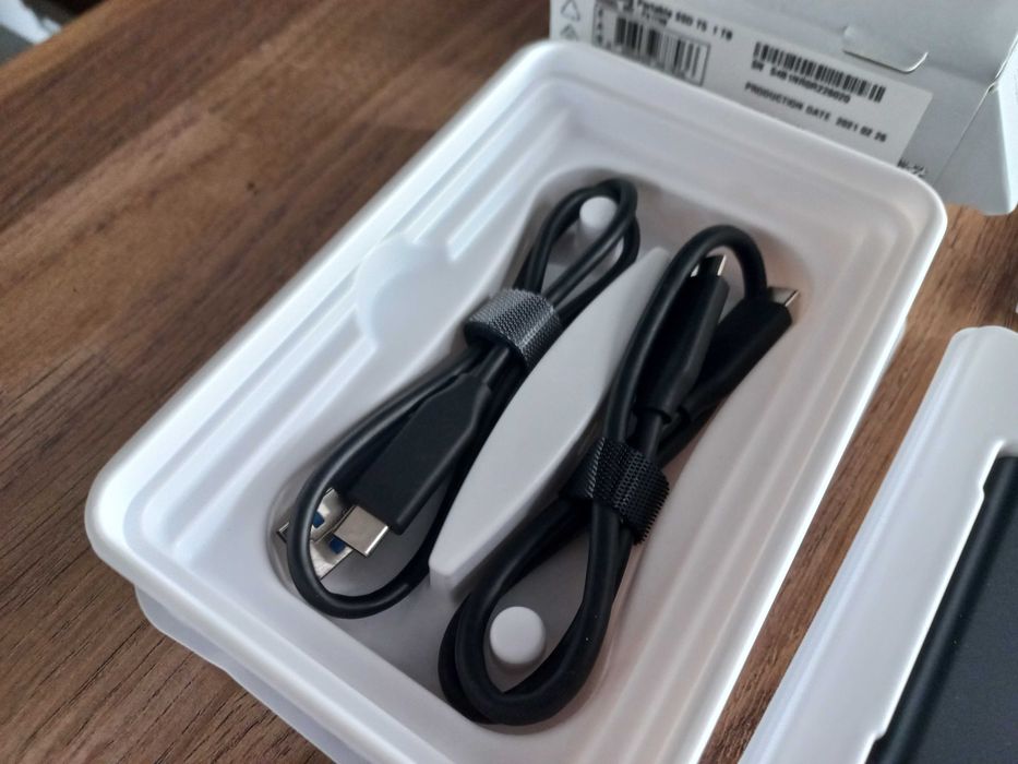 Dysk przenośny SAMSUNG Portable SSD T5 1TB NOWY