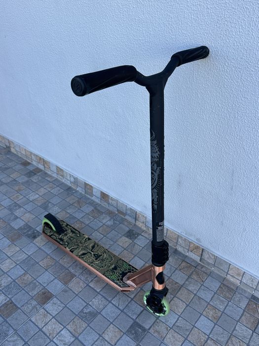 Trotinete criança preta