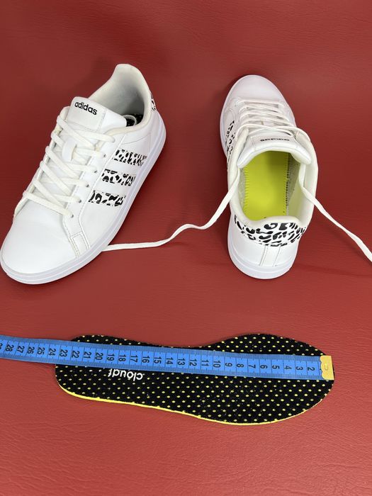 Кросівки жіночі 36.5р. Adidas Courtpoint X (арт. FW8415)