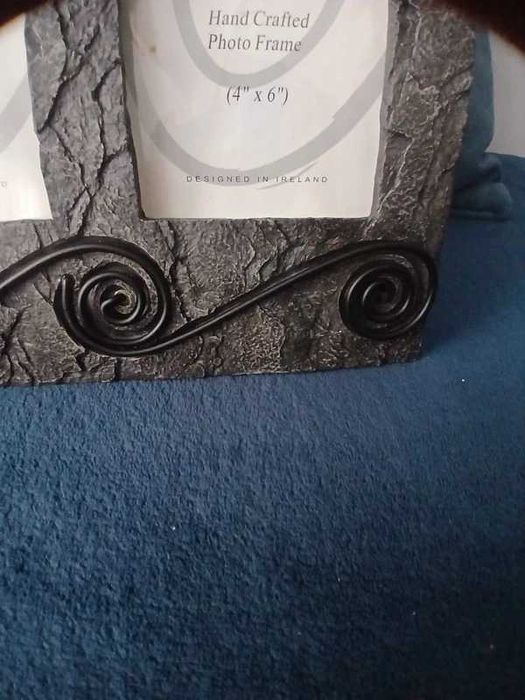 Unikalna Podwójna Ramka NewGrange – Hand Crafted – Styl Vintage/Etno