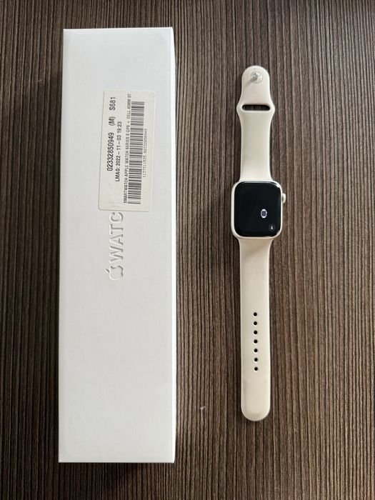 Apple Watch serii 8 GPS+Cellular, koperta 45mm, Starlight Aluminium
