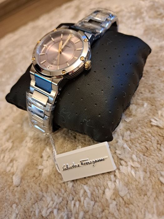 Годинники Salvatore Ferragamo