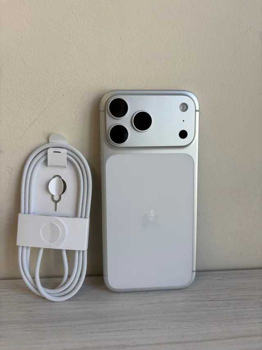 Apple iPhone 17 Pro 256GB Prateado