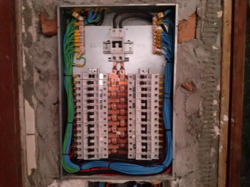 ELETRICISTA 24h, Reparos rápidos e instalações elétricas.