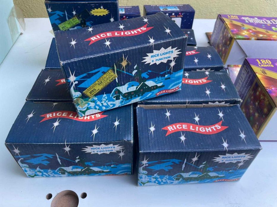 Lote de Luzes de Natal – Novas, 12 Caixas, Total 1.760 Luzes