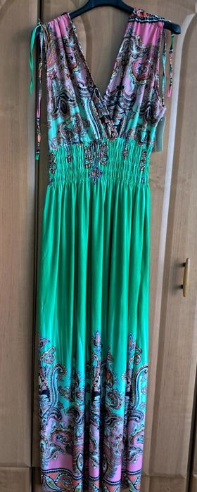 Piękna długa sukienka s/m