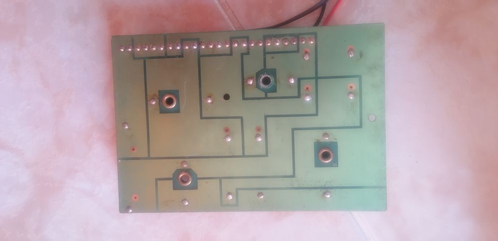 DN-10 Rede crossover de 3 vias para 8 Ω
Componentes de alta qualidade