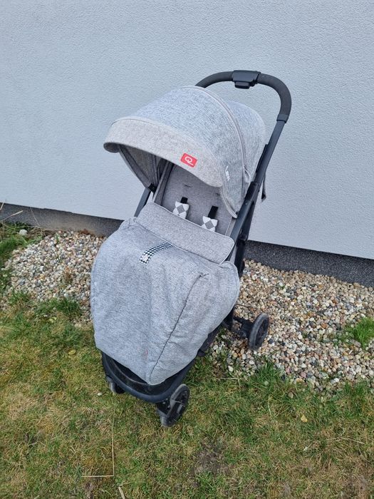 Wózek spacerowy Levi Quatro lekki składany z dodatkami