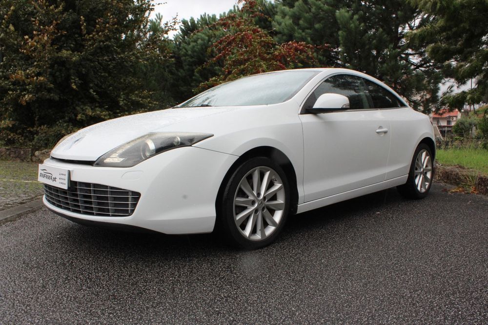 Renault Laguna Coupe 2.0 dCi Dynamique S 4Control