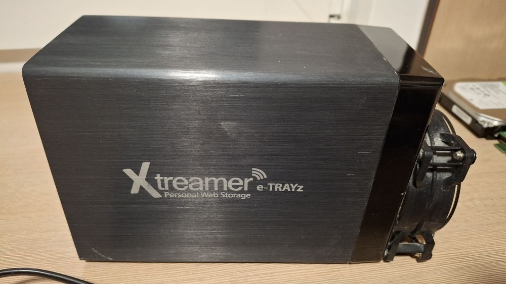 Xtreamer eTRAYz (2Bay RAID NAS - Personal Web Server & Storage)