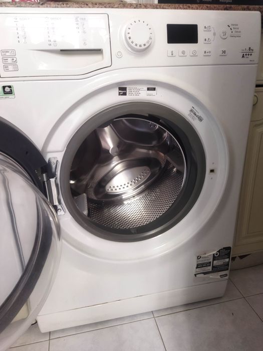 Máquina lavar roupa hotpoint Ariston, para reparação, muito bom estado
