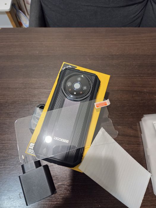 Dogee v 31 gt в відмінному стані