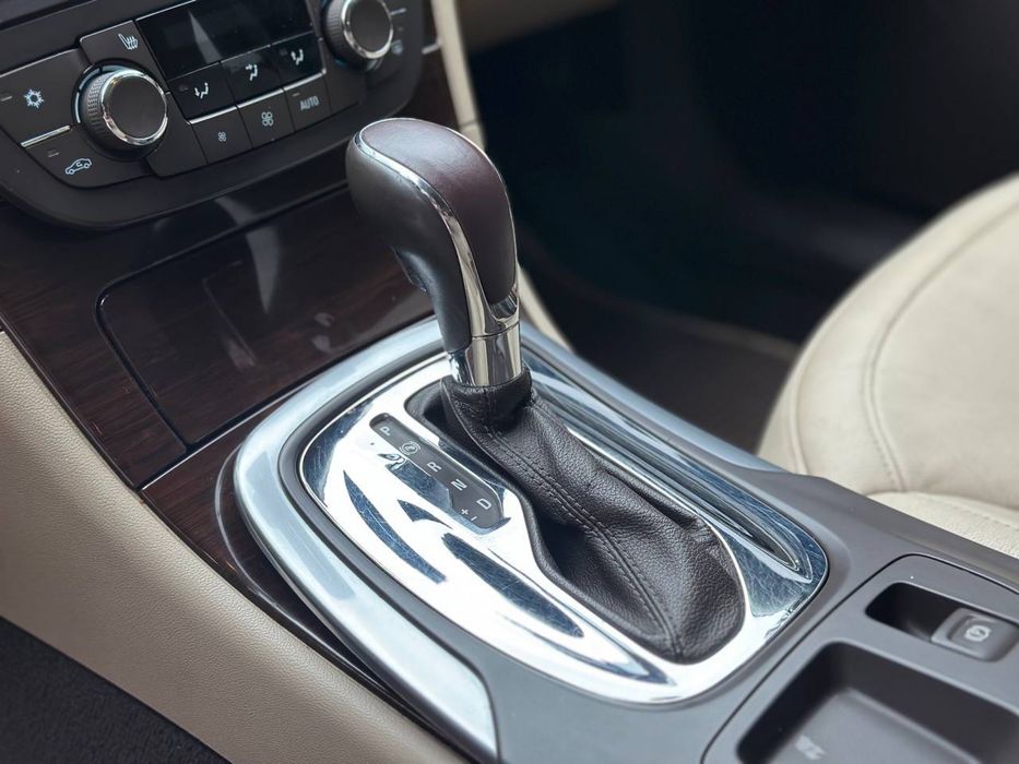 Buick Regal CXL 2011