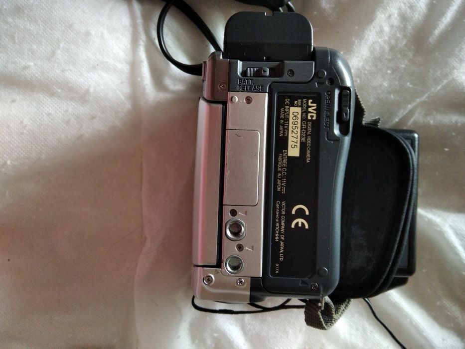 Продаю видео камеру JVC 700 Япония