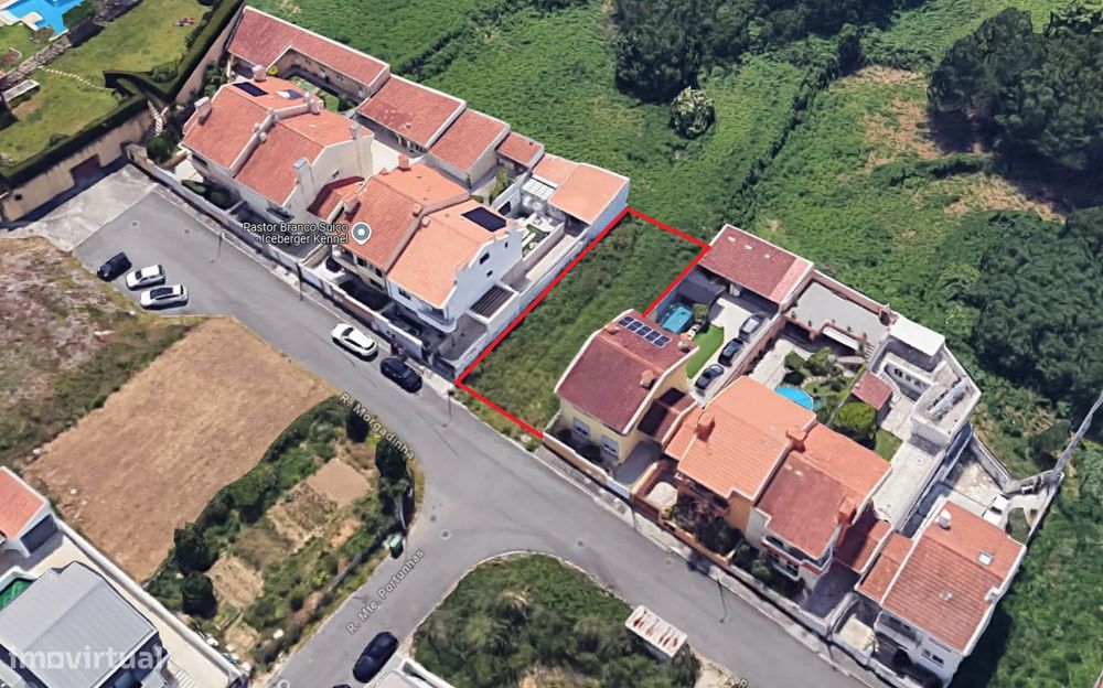 Lote para construção de moradia geminada em Grijó