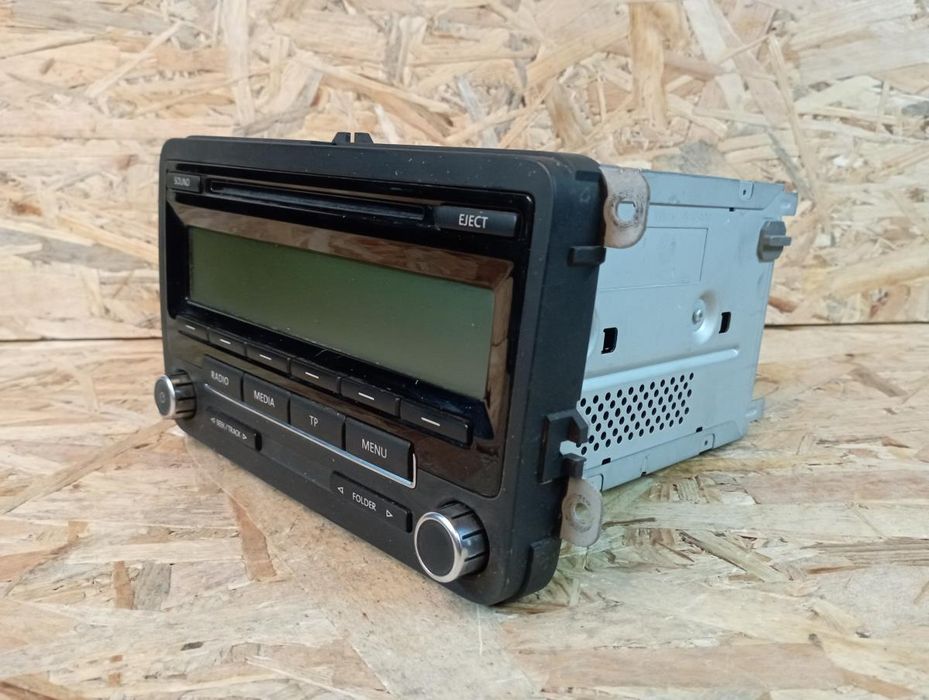 Rádio / auto-rádio VOLKSWAGEN Golf VI (5K1)