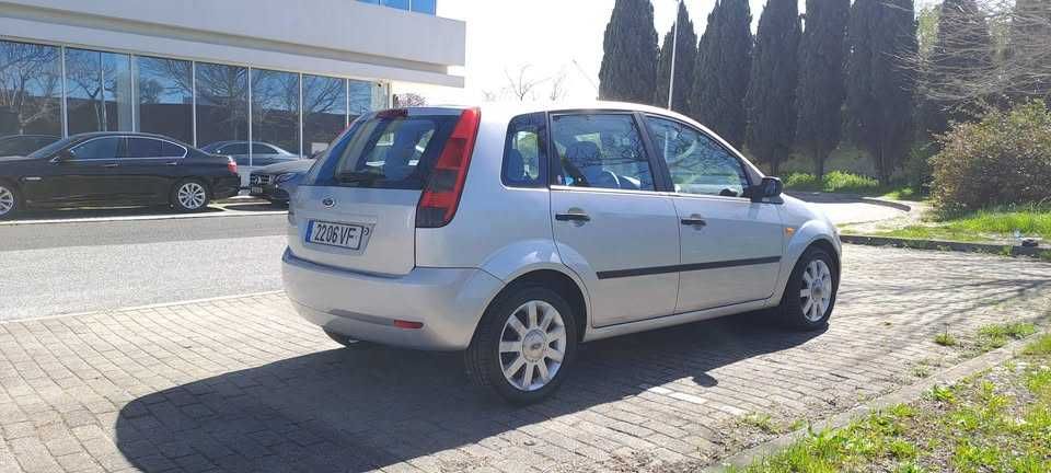 Ford Fiesta só 150.000klm com Ar Condicionado