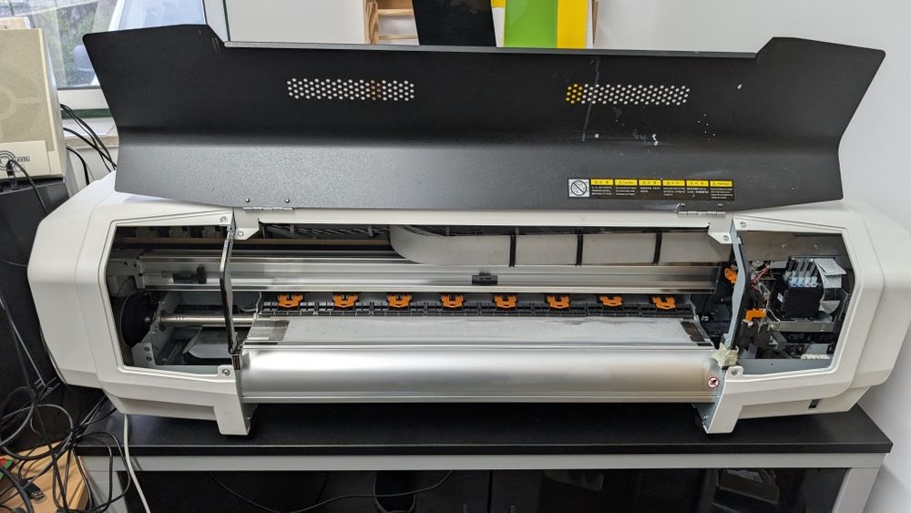 Selling Mutoh 624D DTF printer, used for 3 months. Selling as new64586502883842123