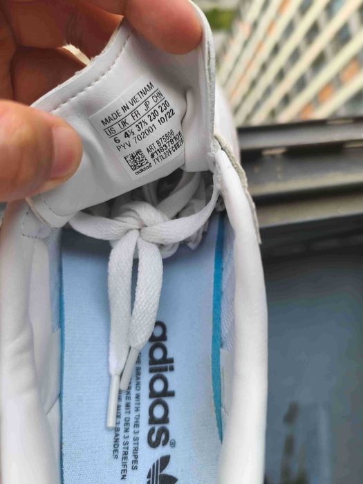 Damskie trampki Adidas, białe i szare, rozmiar 39