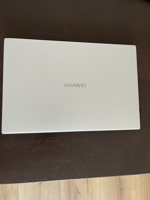 Huawei MateBook D 14 i5 / 8 GB / 512 GB SSD / Windows 11 – stan idealny