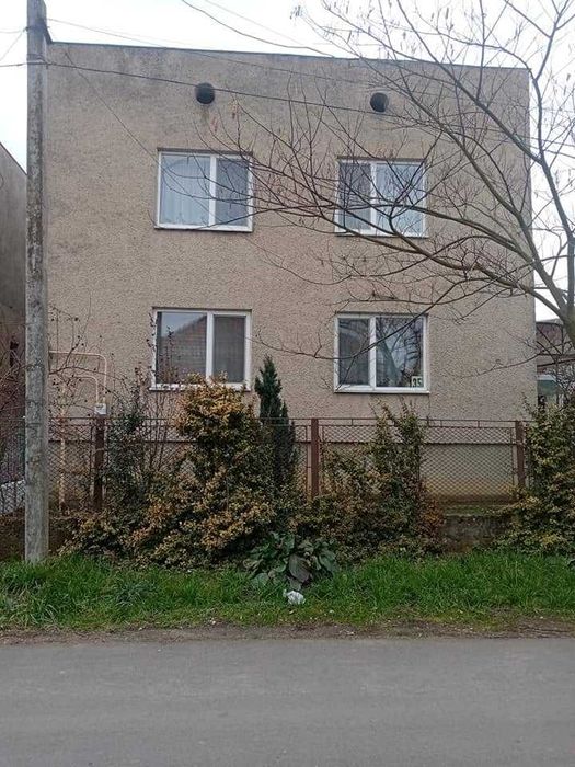 продаж будинку у м.Чоп