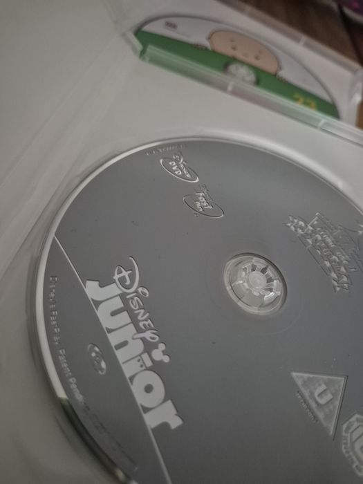 4 DVDs originais infantis