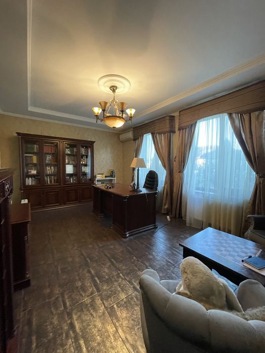 Будинок в класичному стилі. Для Родини в затишному місці біля моря.