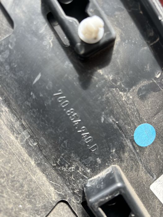 Накладка двері лівої передньої та задньої R-Line C9X VW Touareg 3 CR 760854939D 760854949D