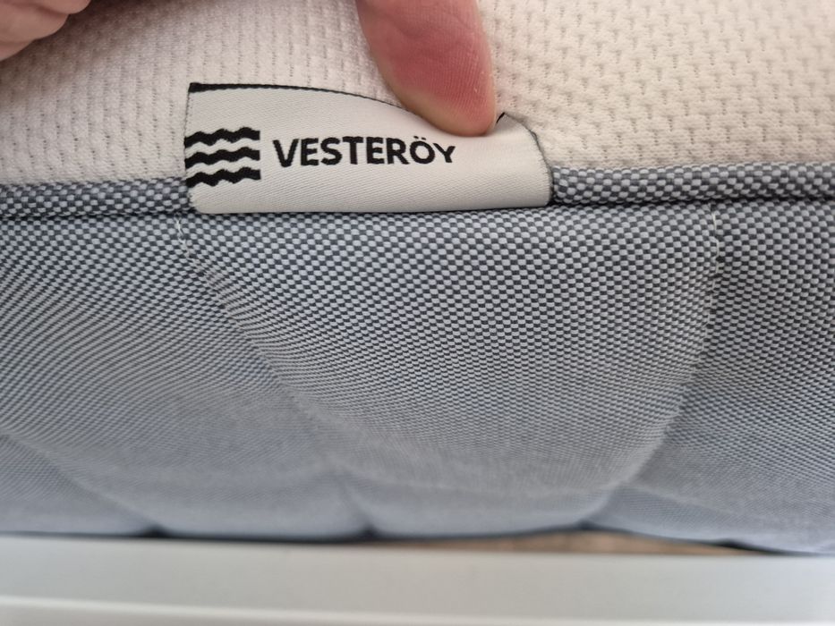 Łóżko z materacem Białe IKEA 90 x 200 jak nowe