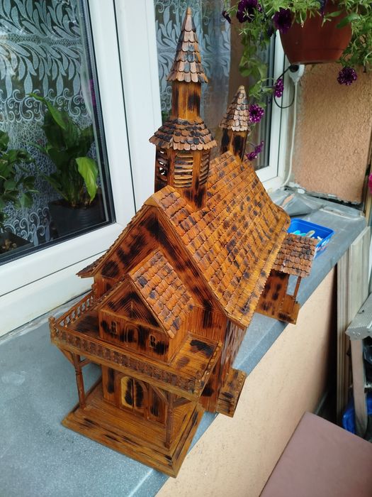 Kościuł z drewna bardzo stary