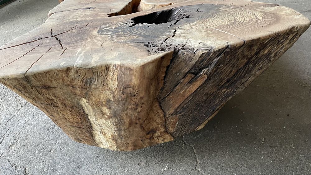 Ława jesionowa, potężny monolit na kołach
