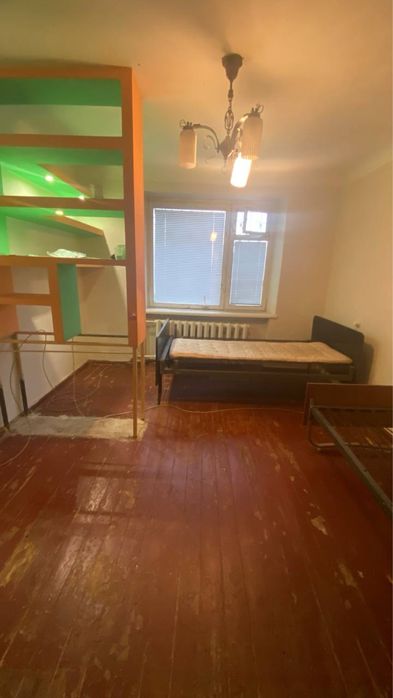 Продам кімнату у гуртожитку з власною кухнею