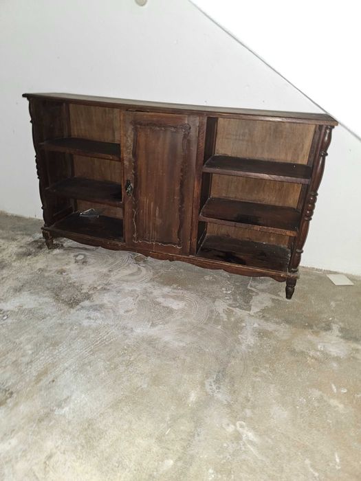 Móvel antigo em madeira carvalho maciça