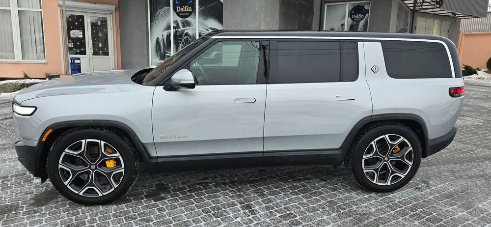 Продам Rivian R1S