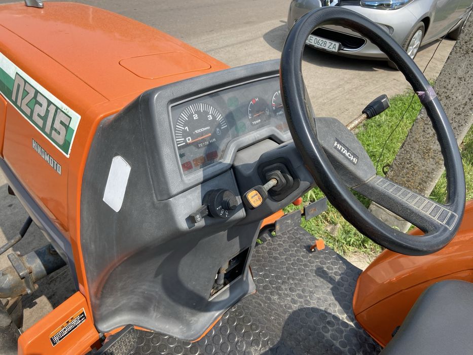 Трактор Hitachi NZ215, Японський міні трактор