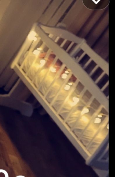 Biała kołyska dla dziecka