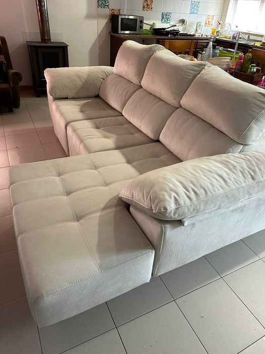 Sofá com chaise longue