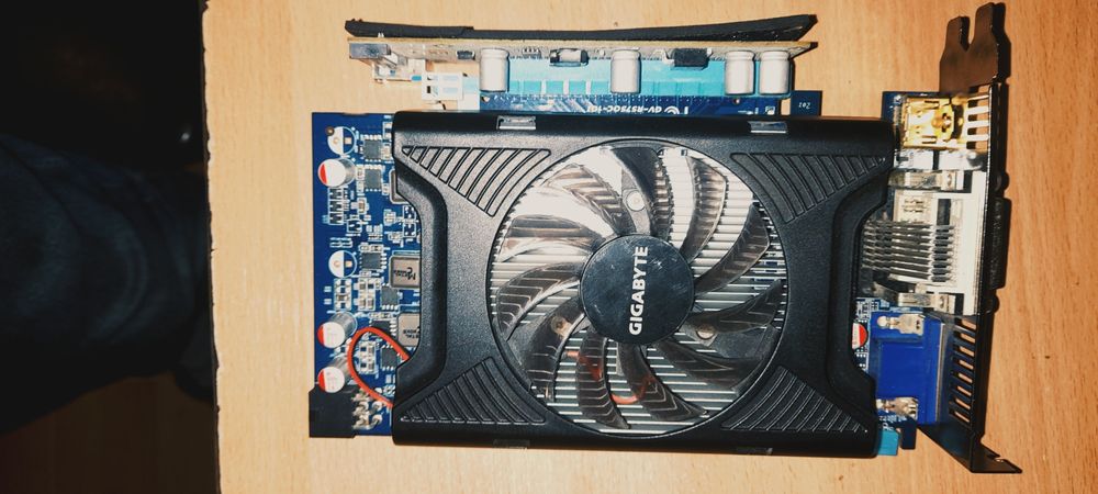 Видеокарта GIGABYTE GV r5750c 1g