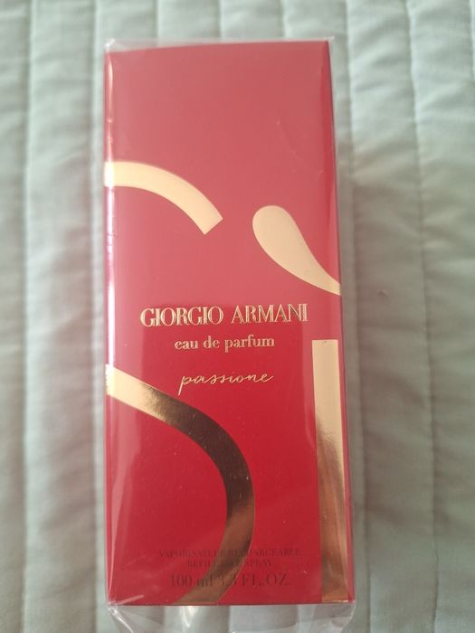 Pudełko po perfumach Giorgio Armani