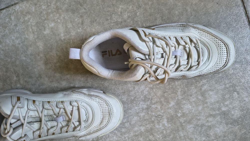 Buty białe Fila r. 38 wiązane na spacery, sportowe
