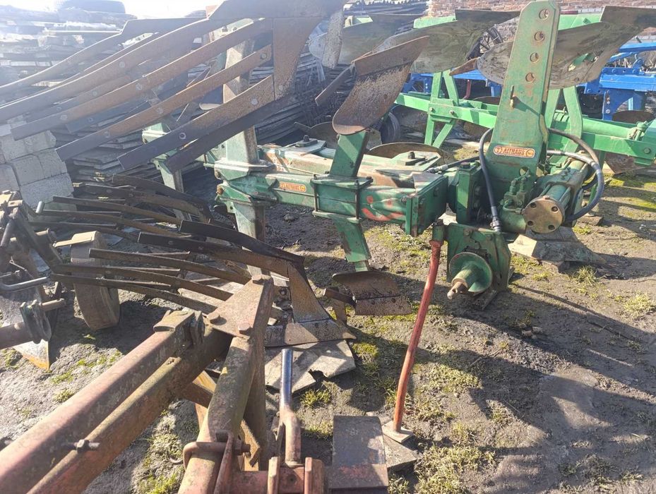 Продам плуг 3-30