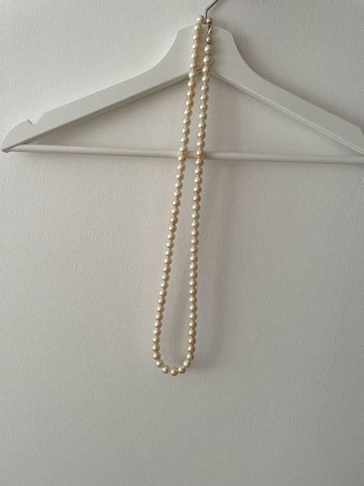 Naszyjnik ze sztucznych pereł