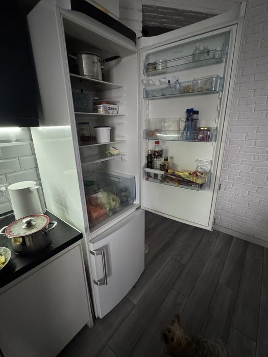 Холодильник Elektrolux двокамерний