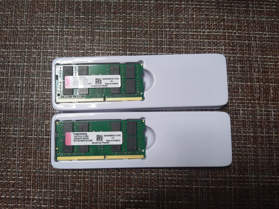 Нова оперативна пам'ять на чипах Hynix 16gb (2×8)  DDR 4