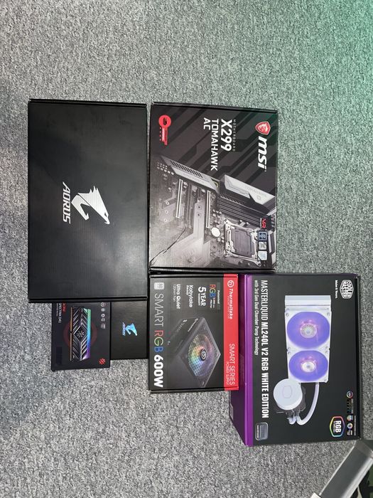 Komputer gamingowy + peryferia